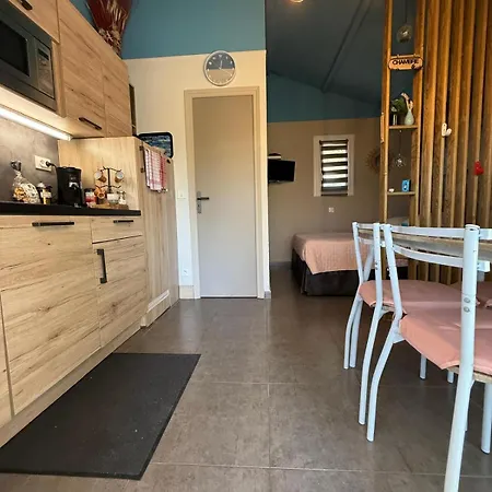 De Charme A 300 M De La De Santa Giulia Vakantiehuis