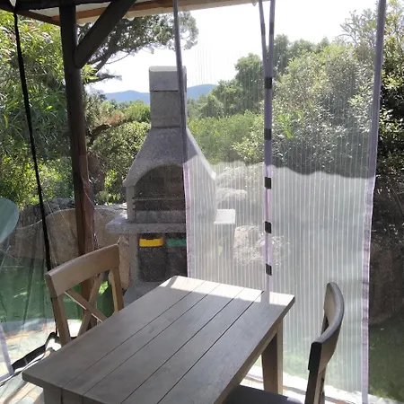 De Charme à 300 M De La De Santa Giulia Hébergement de vacances *